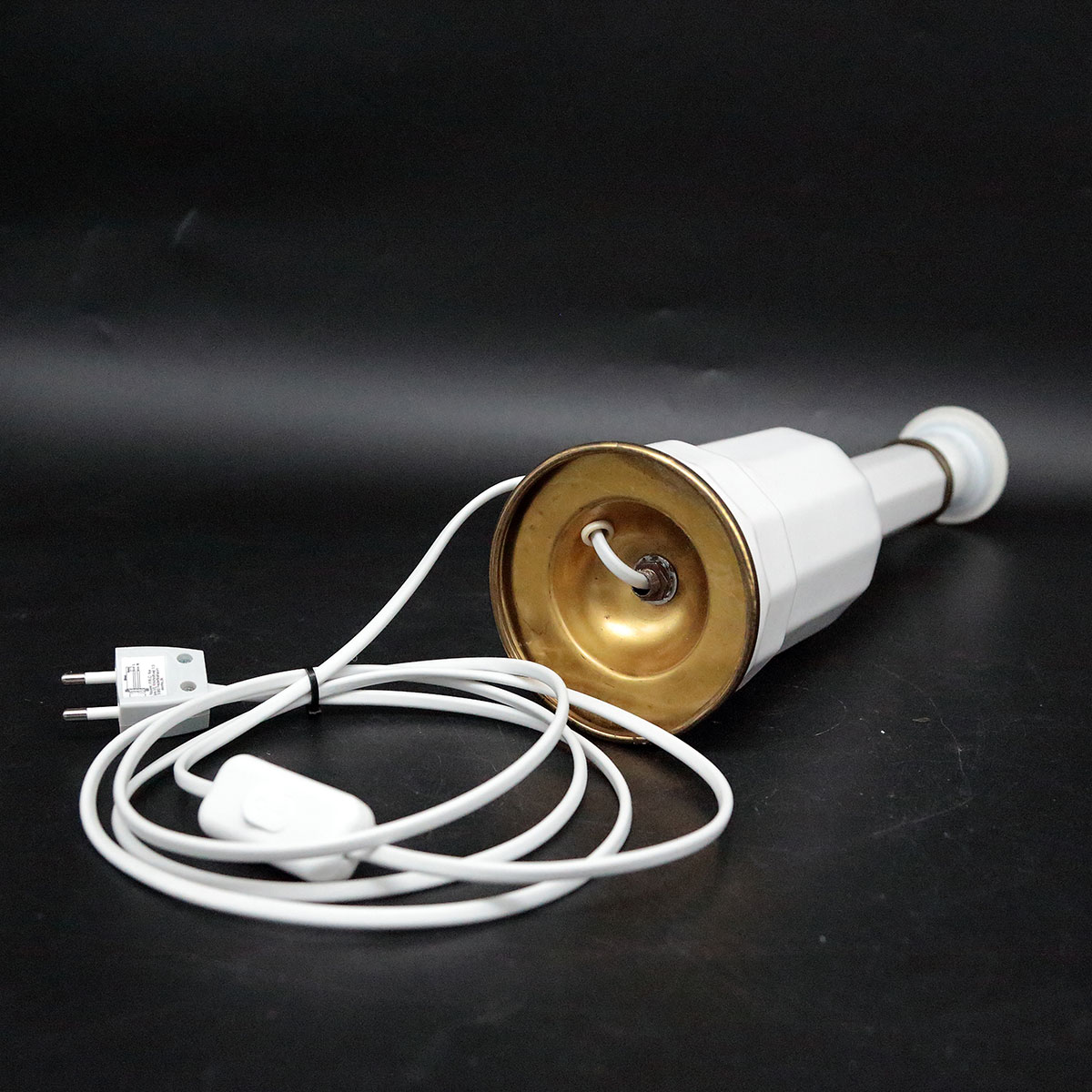 Elegant Heiberg bordlampe – hvidt porcelæn og varm messing - Billede 6
